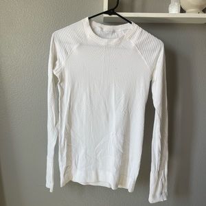 LULULEMON WHITE LONG SLEEVE TOP